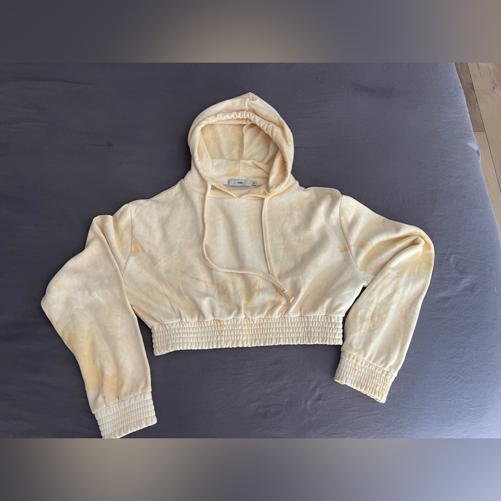 Cropped yellow hoodie